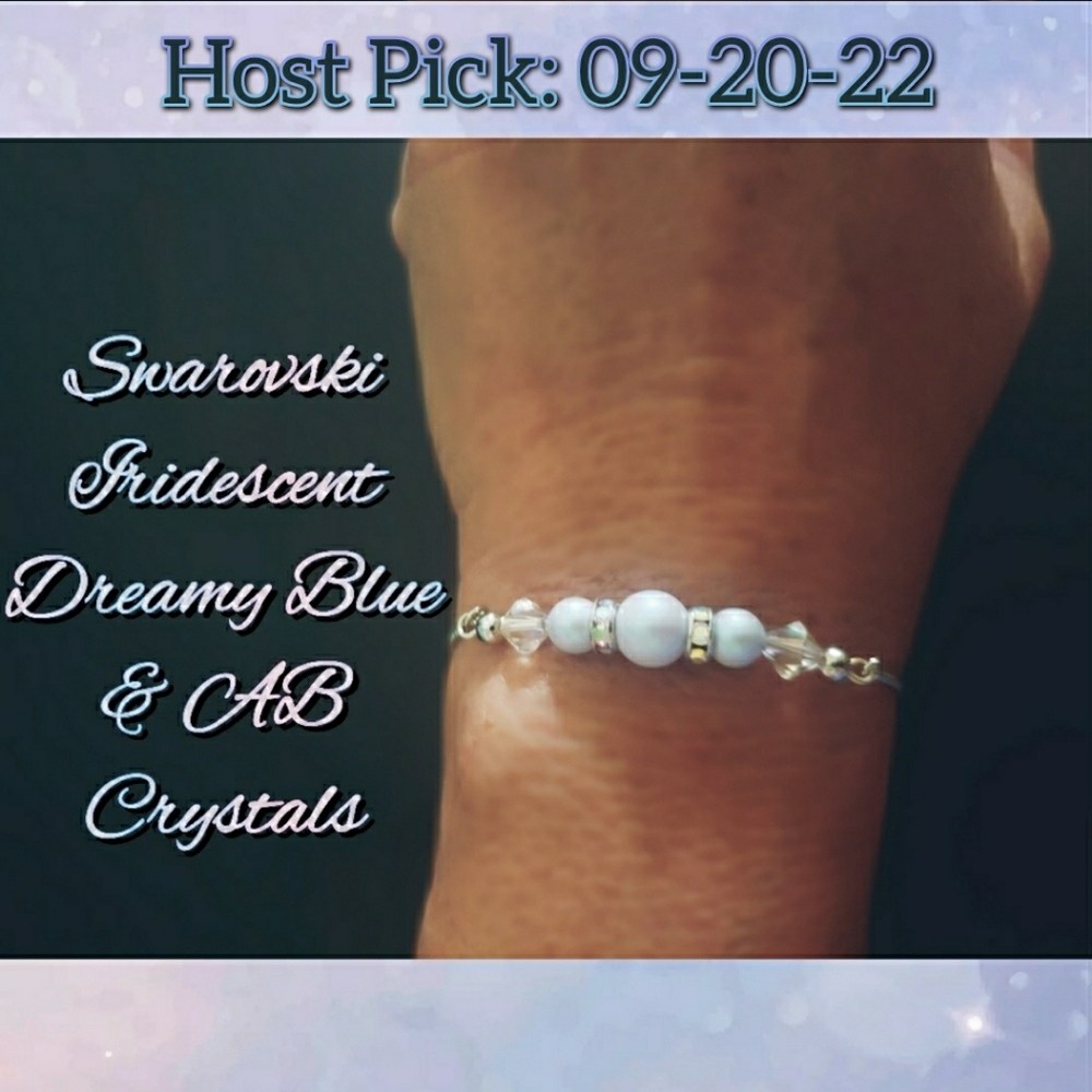 Swarovski Dreamy Blue Iridescent pearl bracelet *NWT